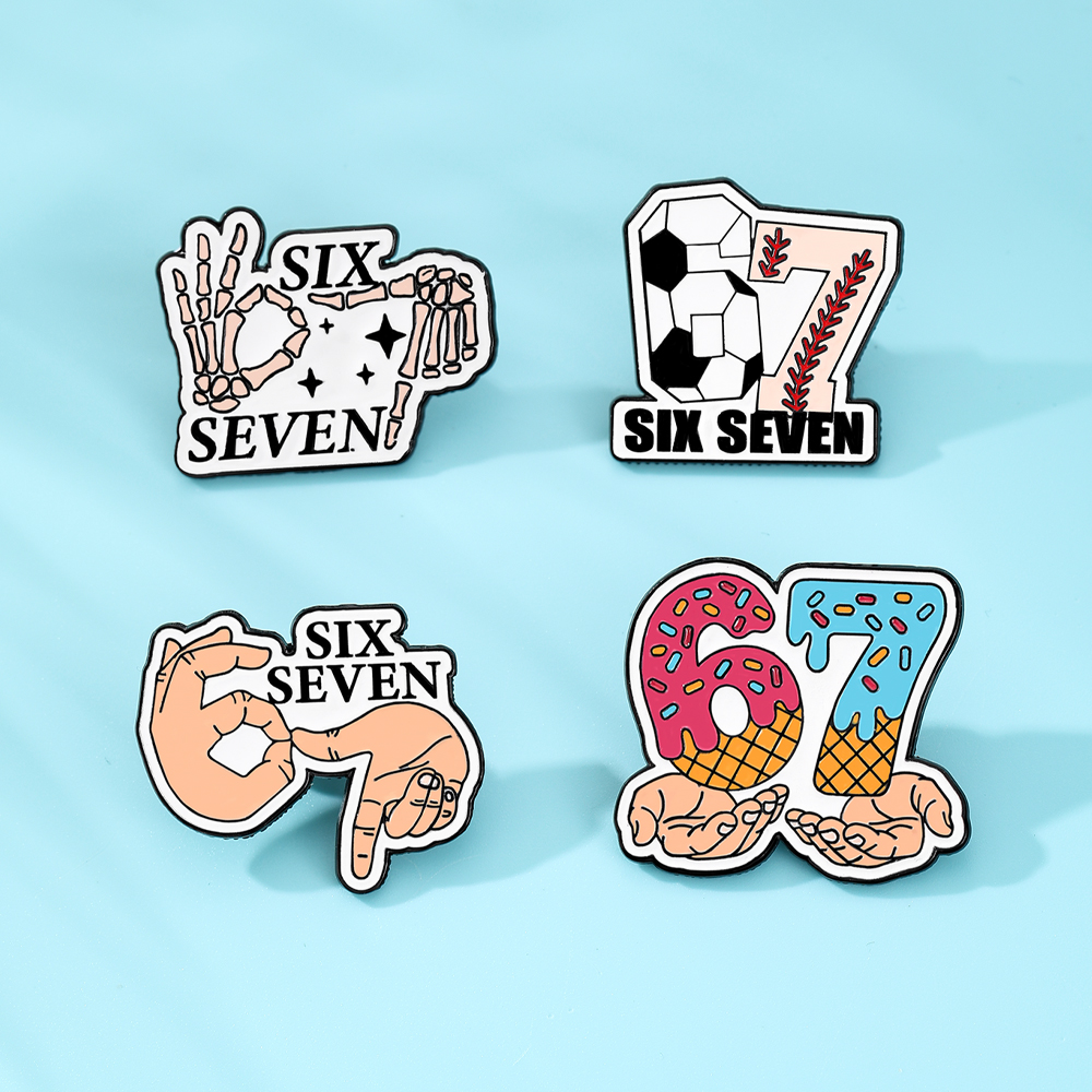 4pcs Set Cute Enamel Football  - Cosplay Prop Bag avaliação e preço